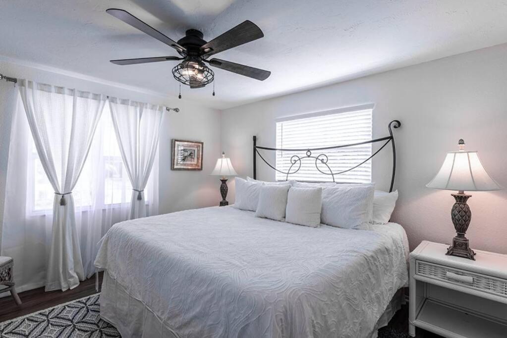Your Tranquil Escape Is Found Directly On The Beach At The Serenity Beach Condo. Siesta Key Exterior foto